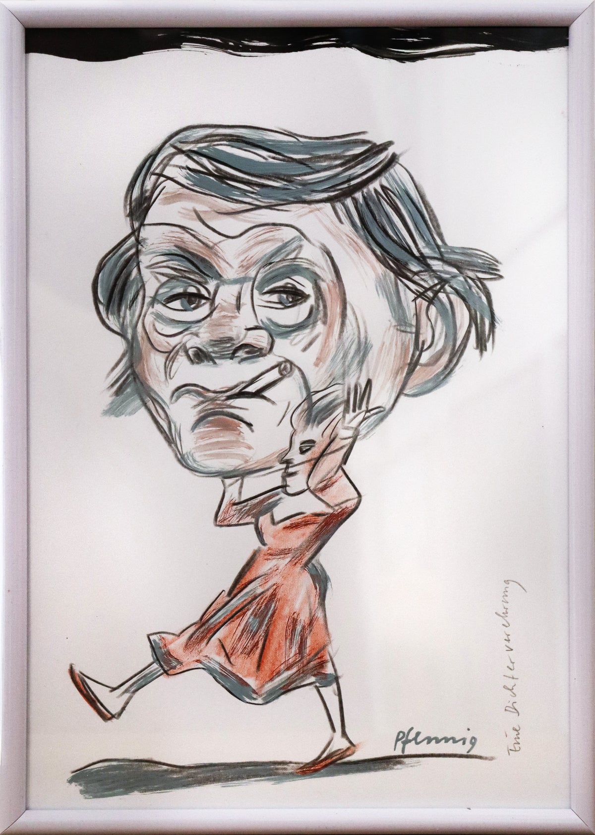 Original Mixed-Media-Malerei von Wolf-Dieter-Pfennig, Titel „Eine Dichterverehrung“ – expressive einer Frau im roten Kleid, die den Kopf eines Mannes - wohl des Dichters - trägt. Mixed Media auf Papier, signiert, erhältlich bei Galerie Waldbach, What the Artist Made