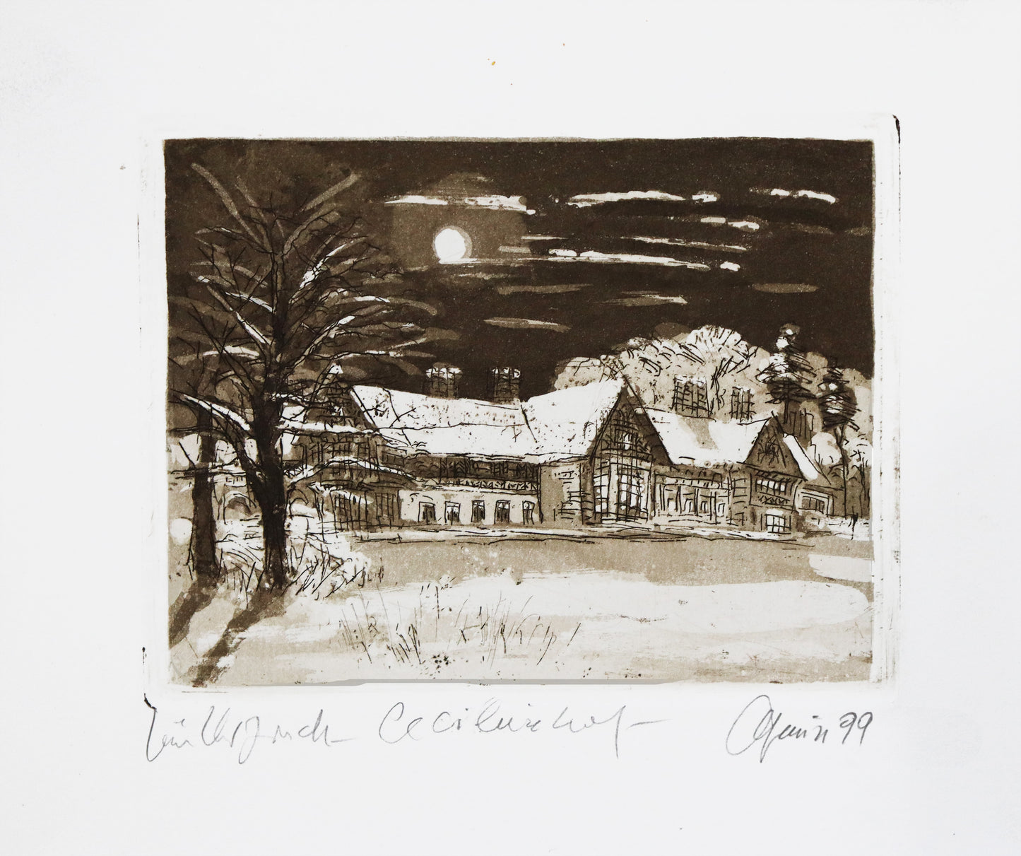 Radierung, signiert von Christian Heinze, Titel „Cecilienhof“ –  Farbige Radierung, Büttenpapier mit Büttenrand, Blick auf den Cecilienhof bei Nacht mit Vollmond, Parklandschaft im Vordergrund mit Bäumen, Winterlandschaft mit Schnee anmutend. Unten am Bildrand der Bildtitel und Signatur. In Sepiatönen - erhältlich bei Galerie Waldbach - What The Artist made