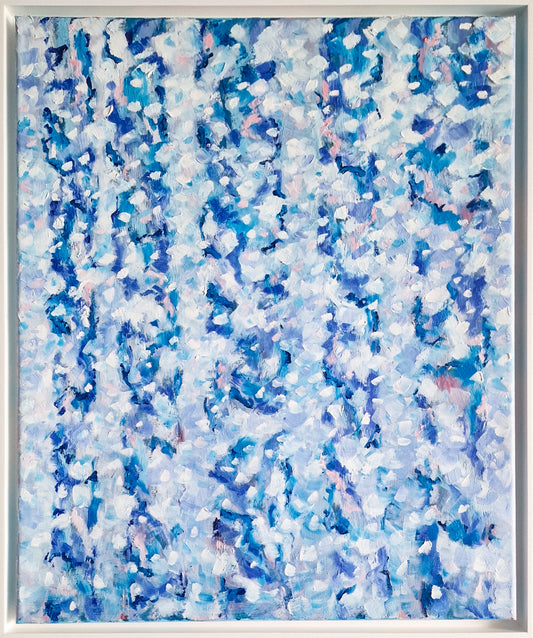 Original Öl-Malerei von Matthias Inselsberger, Titel "Schneegestöber". Impressionistische Darstellung von fünf Birkenstämmen in starkem Schneefall. In Blau und weiß, mit rosafarbenen Flecken an den Stämmen. Öl auf Leinwand, erhältlich bei Galerie Waldbach - What The Artist Made