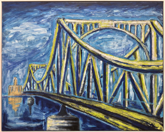 Original Öl-Malerei, Gemälde von Ute Manoloudakis, Titel „Bridge of Spies“ – Blick zur Glienicker Brücke, expressive Darstellung in Blau und Gelb. Die Brücke nimmt den Großteil des Bildes ein, mit Tiefenperspektive, Potsdam Architektur, historisch, Öl auf Leinwand, erhältlich bei What The Artist Made