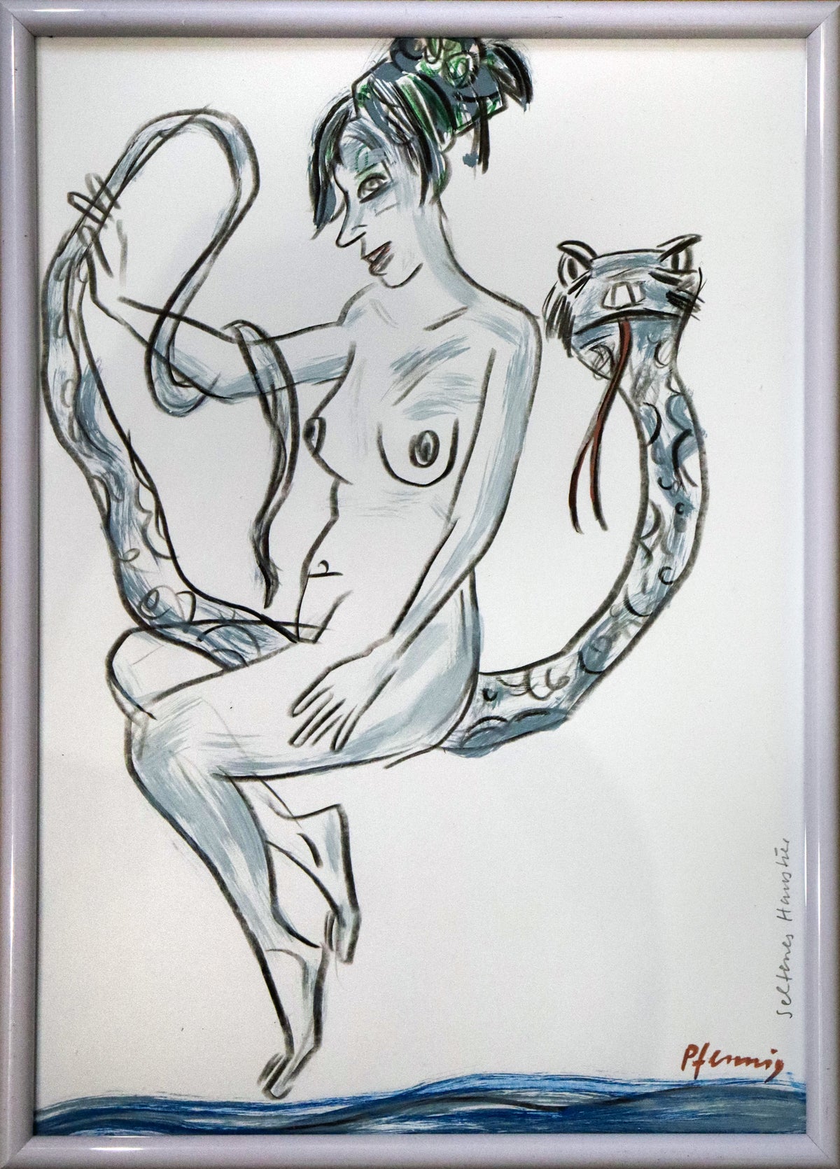 Original Mixed-Media-Malerei von Wolf-Dieter-Pfennig, Titel „seltenes Haustier“  – expressive Darstellung einer Frau als Akt, auf einer Schlange sitzend, während sie zum Betrachter schaut. Am unteren Bildrand ist Wasser angedeutet. Mixed Media auf Papier, signiert, erhältlich bei Galerie Waldbach, What the Artist Made