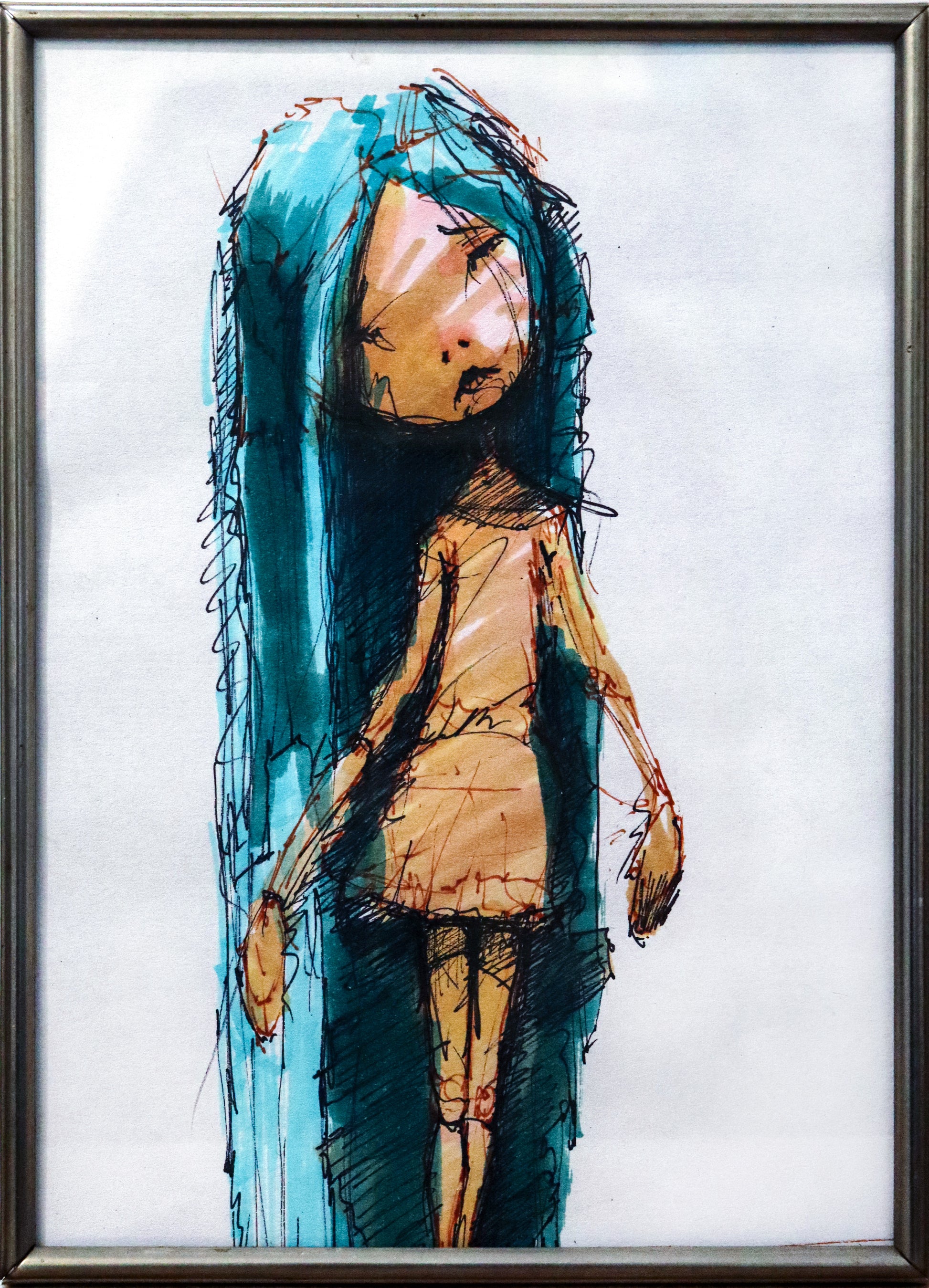 Original Mixed-Media von XNine, Graffiti-Künstler aus Potsdam, ohne Titel. Ausdrucksstarkes emotionales Porträt einer Person/Mädchen mit traurigem Blick. Es steht vor weißem Hintergrund, mit türkisen langen Haaren. Gerahmt, erhältlich bei Galerie Waldbach - What The Artist Made