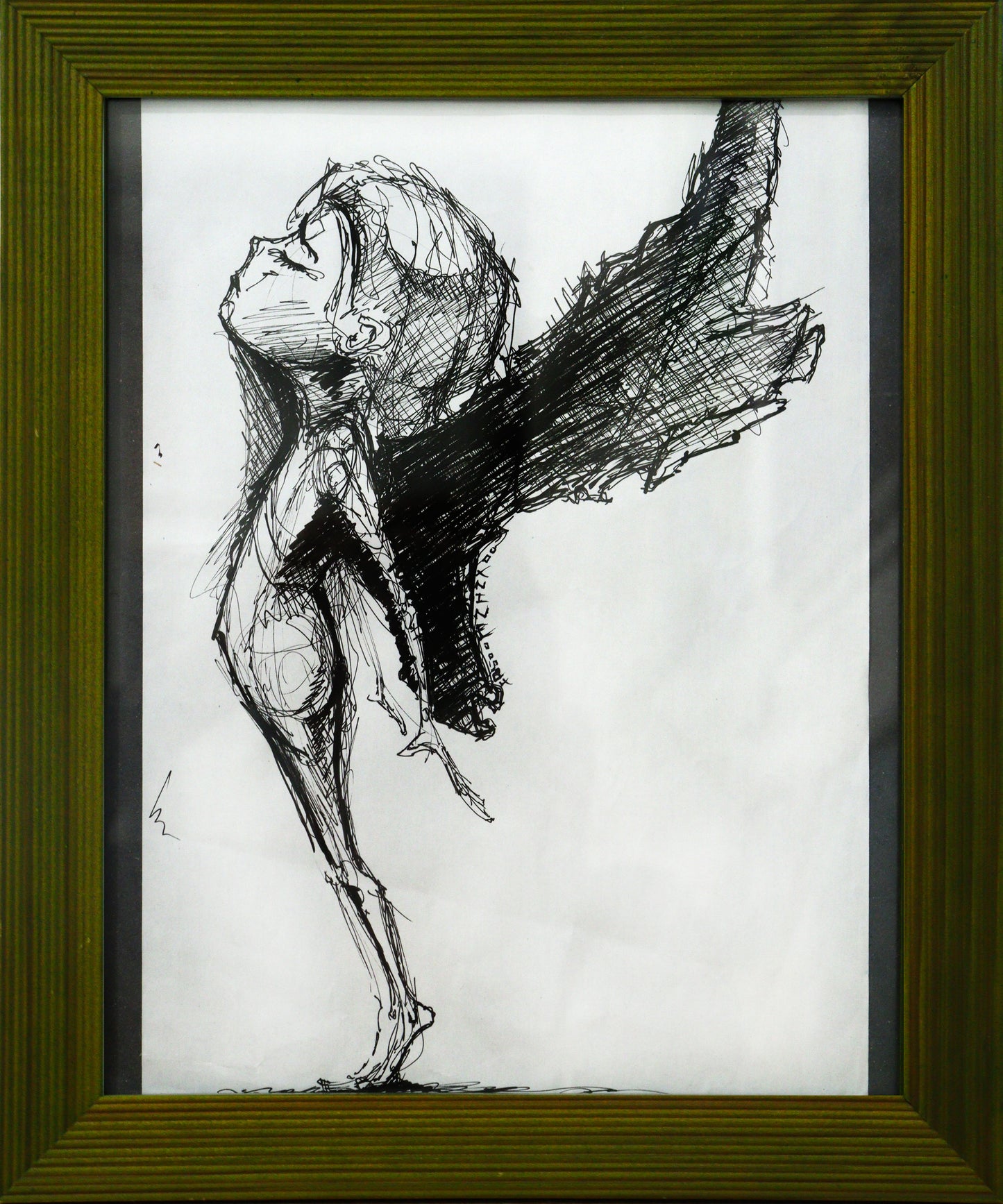 Original Mixed-Media von XNine, Graffiti-Künstler aus Potsdam, ohne Titel. Ausdrucksstarkes emotionales Porträt einer Person/Mädchen mit aufgerichtetem Stand in Seitenansicht. Hinter dem Mädchen ist eine dunkle Fläche, die an Flügel erinnert. Gerahmt, erhältlich bei Galerie Waldbach - What The Artist Made