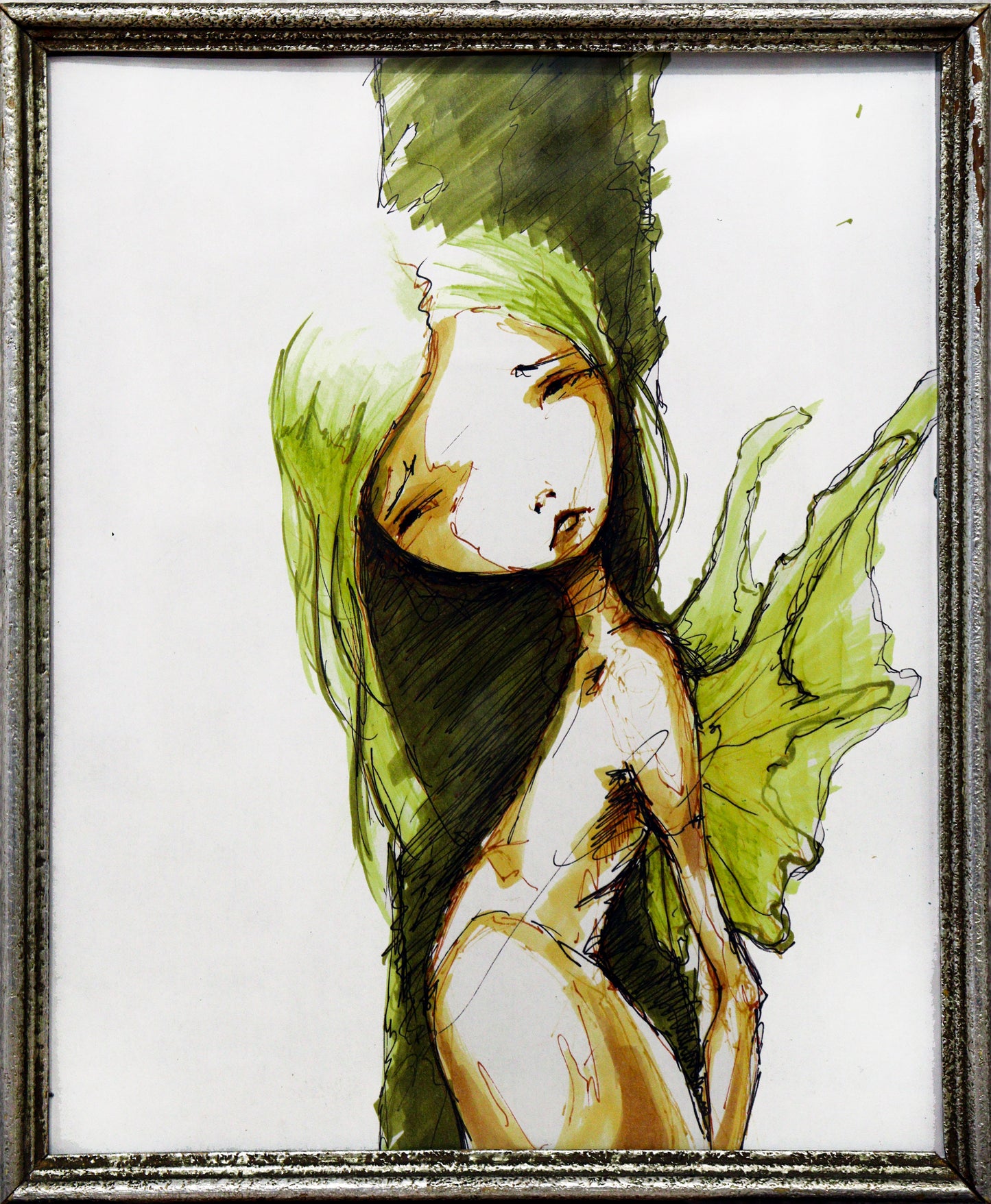 Original Mixed-Media von XNine, Graffiti-Künstler aus Potsdam, ohne Titel. Ausdrucksstarkes emotionales Porträt einer Person/Mädchen, in Grüntönen. Sie hat den Kopf und Blick zum Betrachter gedreht und einen traurigen Ausdruck. Sie trägt Flügel auf dem Rücken. Gerahmt, erhältlich bei Galerie Waldbach - What The Artist Made